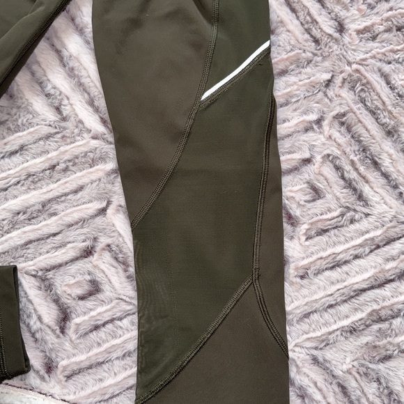 Lululemon Leggings with Mesh - Picture 6 of 7